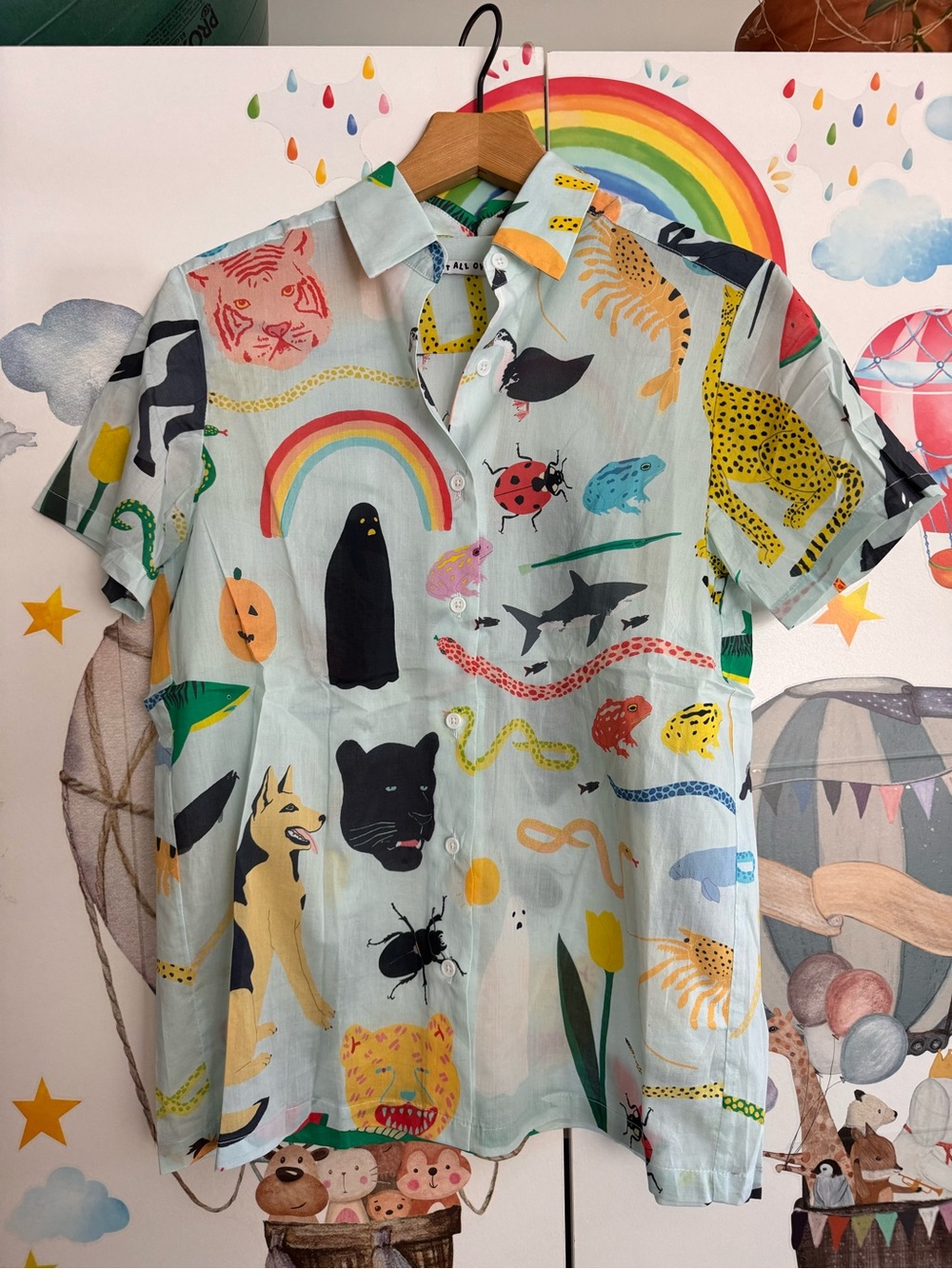 Lorien Stern print all over me blouse 🌈 🐆 👻 🌷 🐸 medium like new